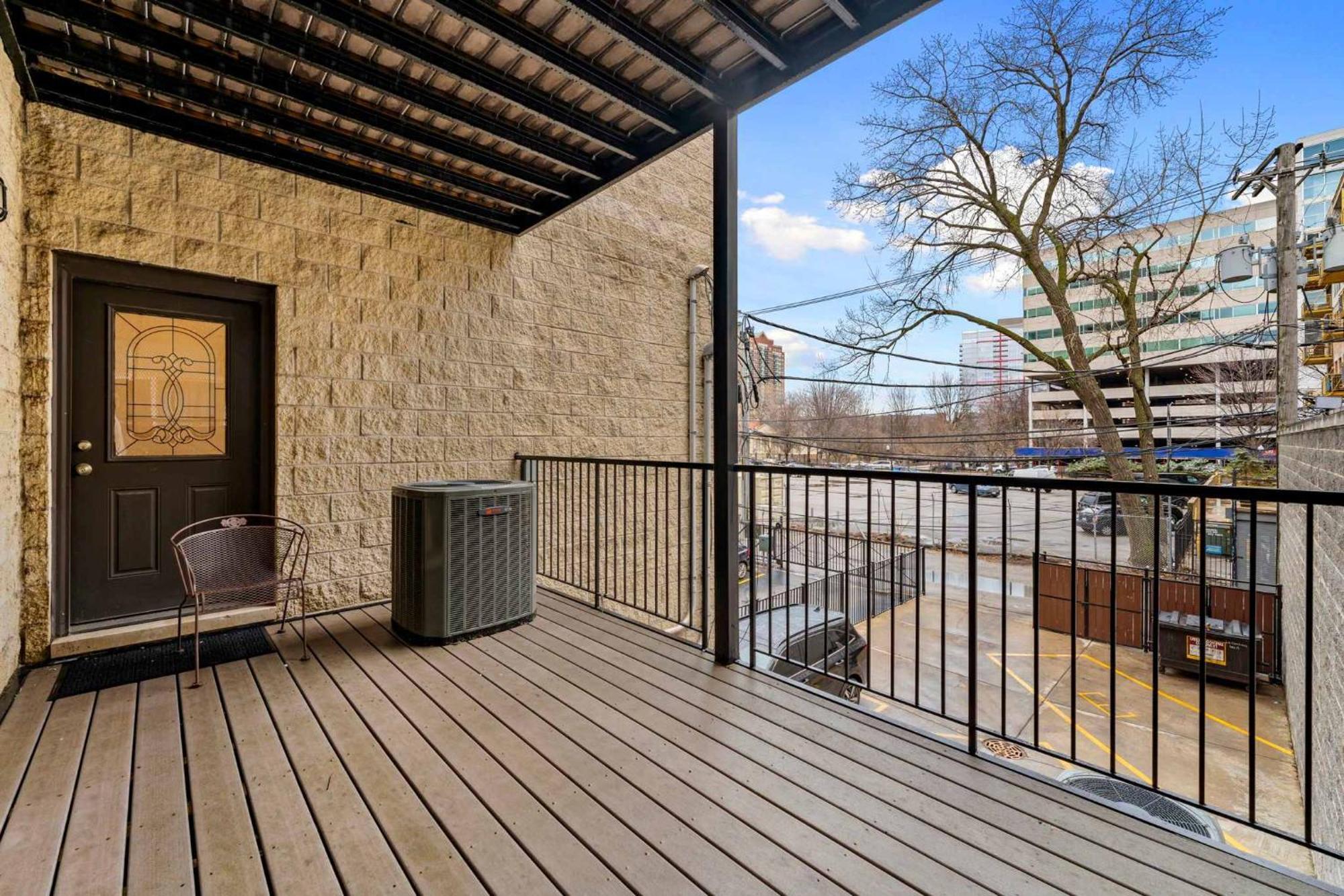 South Loop Three Bedroom Two Bath *